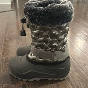 Girls size 2 snow boots